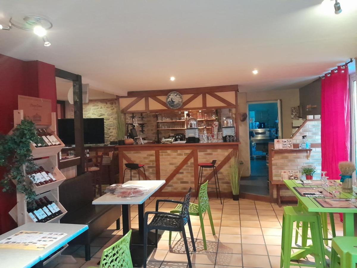 Auberge La Marchadaine Montrollet Εξωτερικό φωτογραφία